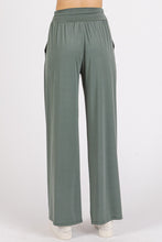 Load image into Gallery viewer, Mittoshop Stretch Banded Waist Wide Leg Pants with Pockets
