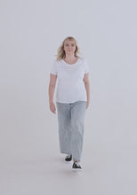 Load and play video in Gallery viewer, Women&#39;s Relaxed T-Shirt Bella + Canvas 6400.mp4

